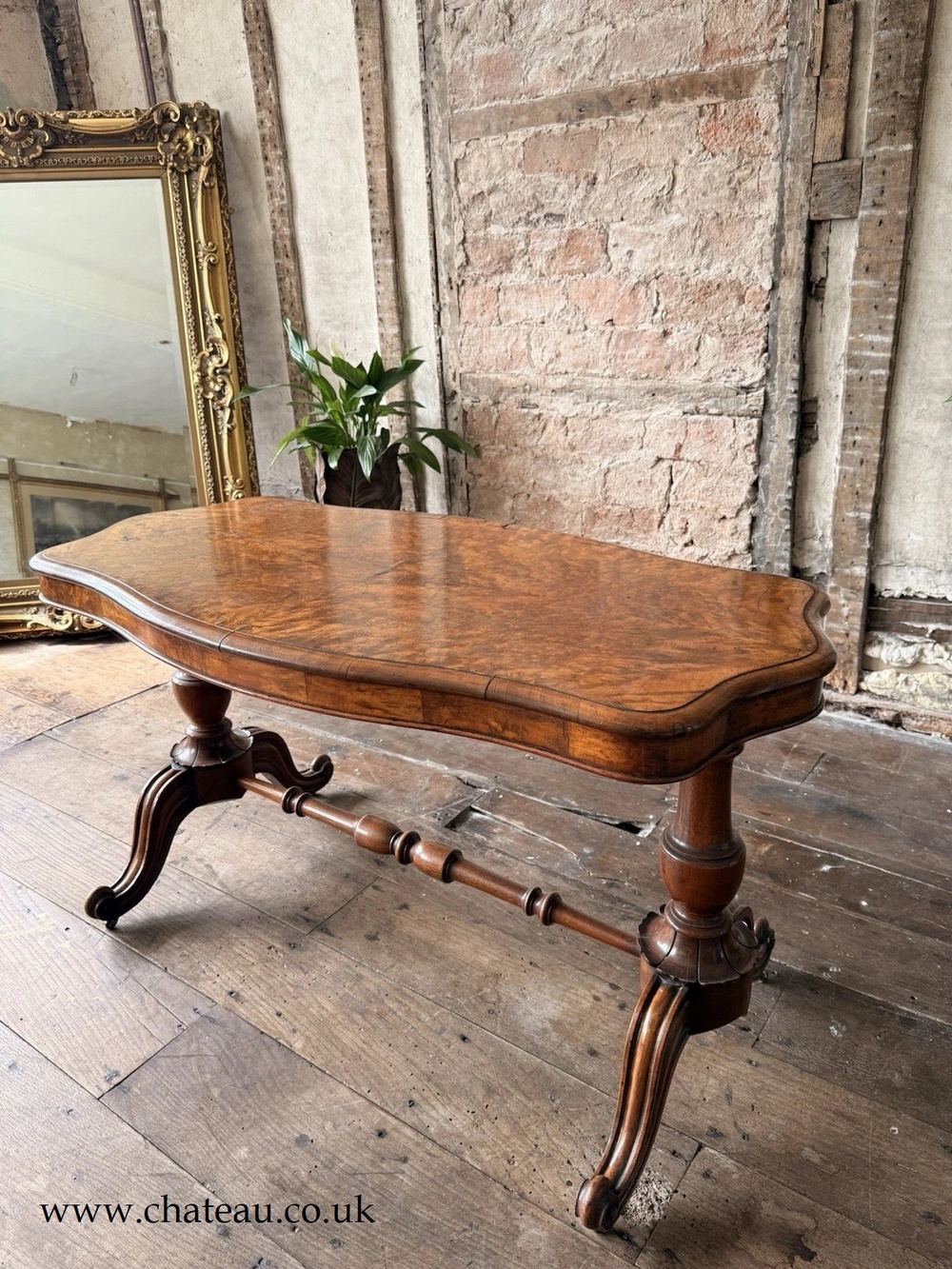 FINE QUALITY Original English Antique Walnut Burr Centre Hall Breakfast Console Sideboard Table