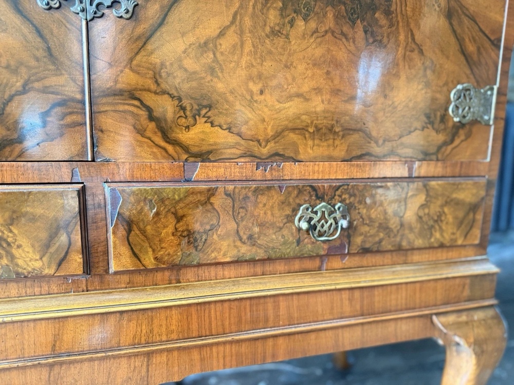 Vintage ANTIQUE English Walnut Burr Queen Anne Art Deco Cocktail Drinks Cabinet