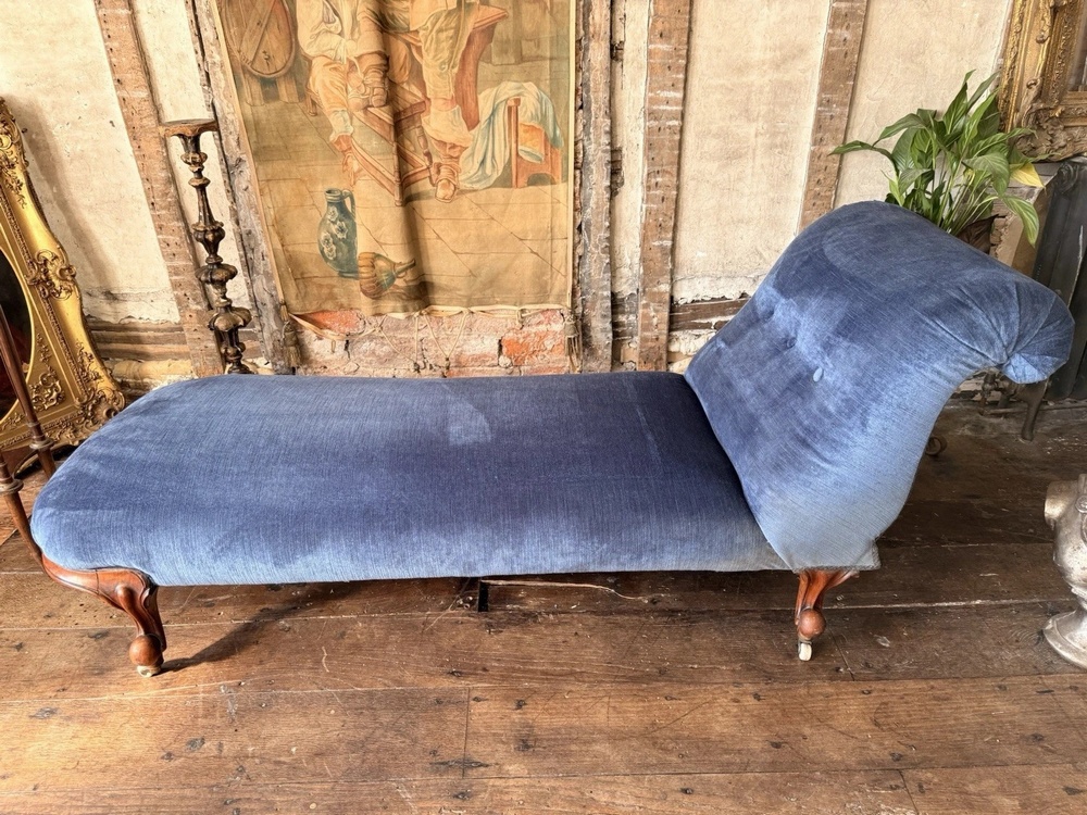 Rare Elegant Antique Walnut Carved Blue Statement French Chaise Longue Daybed