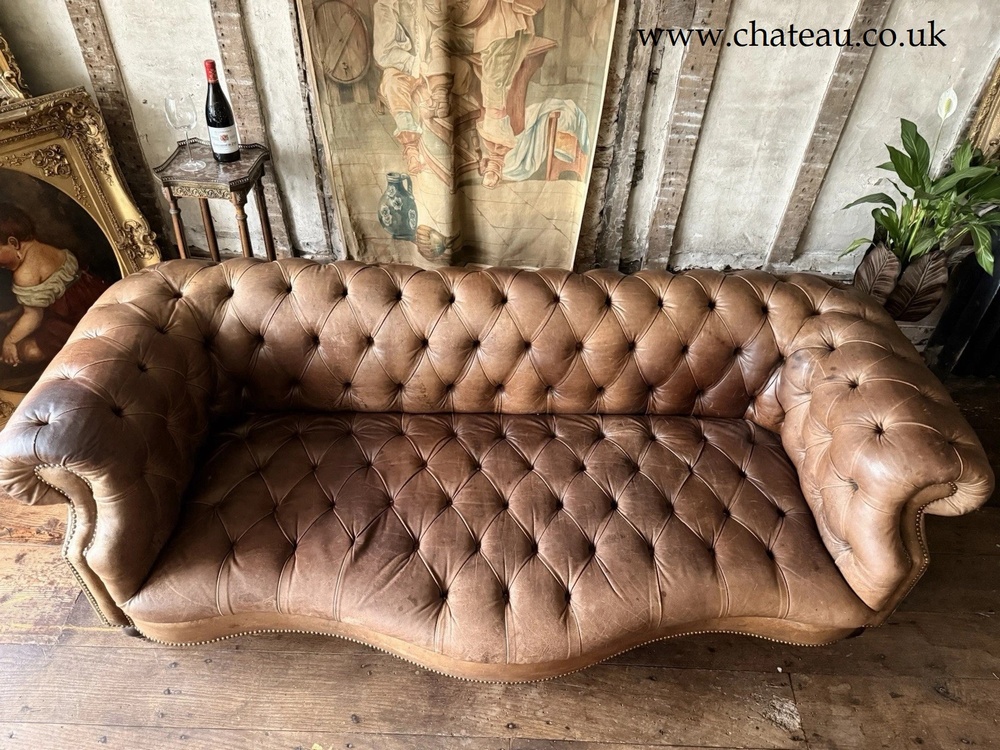 Handmade Superior Fine Quality Heavy Vintage Leather Tan Chesterfield Serpentine Sofa Settee