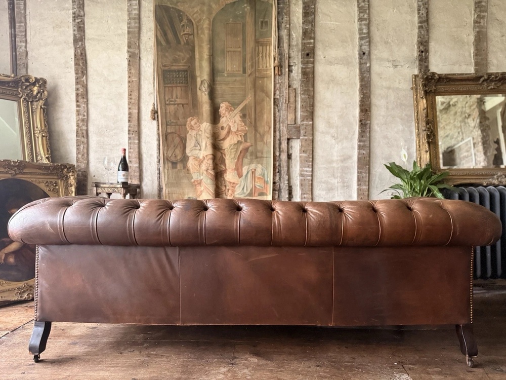 Handmade Superior Fine Quality Heavy Vintage Leather Tan Chesterfield Serpentine Sofa Settee