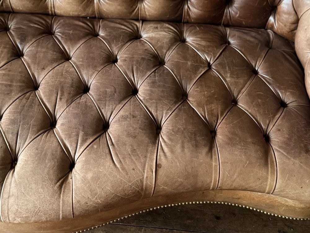 Handmade Superior Fine Quality Heavy Vintage Leather Tan Chesterfield Serpentine Sofa Settee