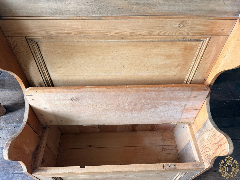 Antique Victorian Pine Hall Settle with Hinged Storage Seat, Circa 1870