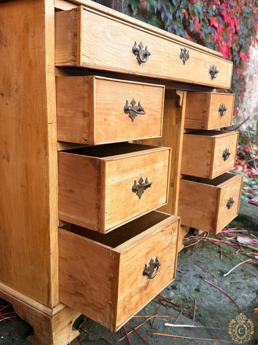 Amtique Pine Desk