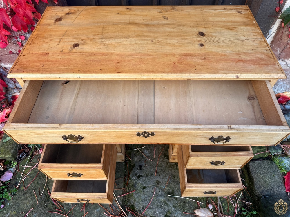 Amtique Pine Desk